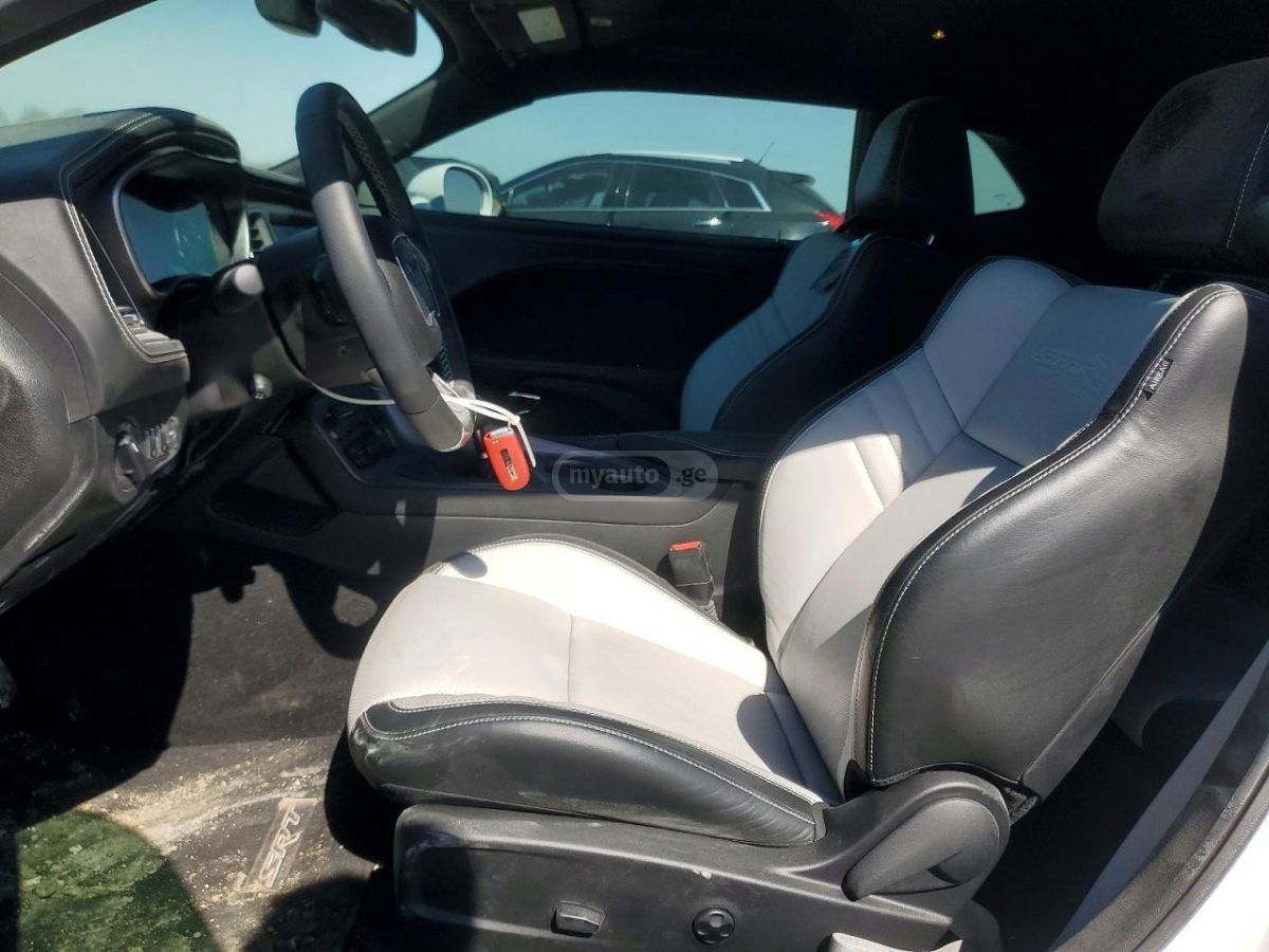 Dodge Challenger 2023 — миниатюра 7