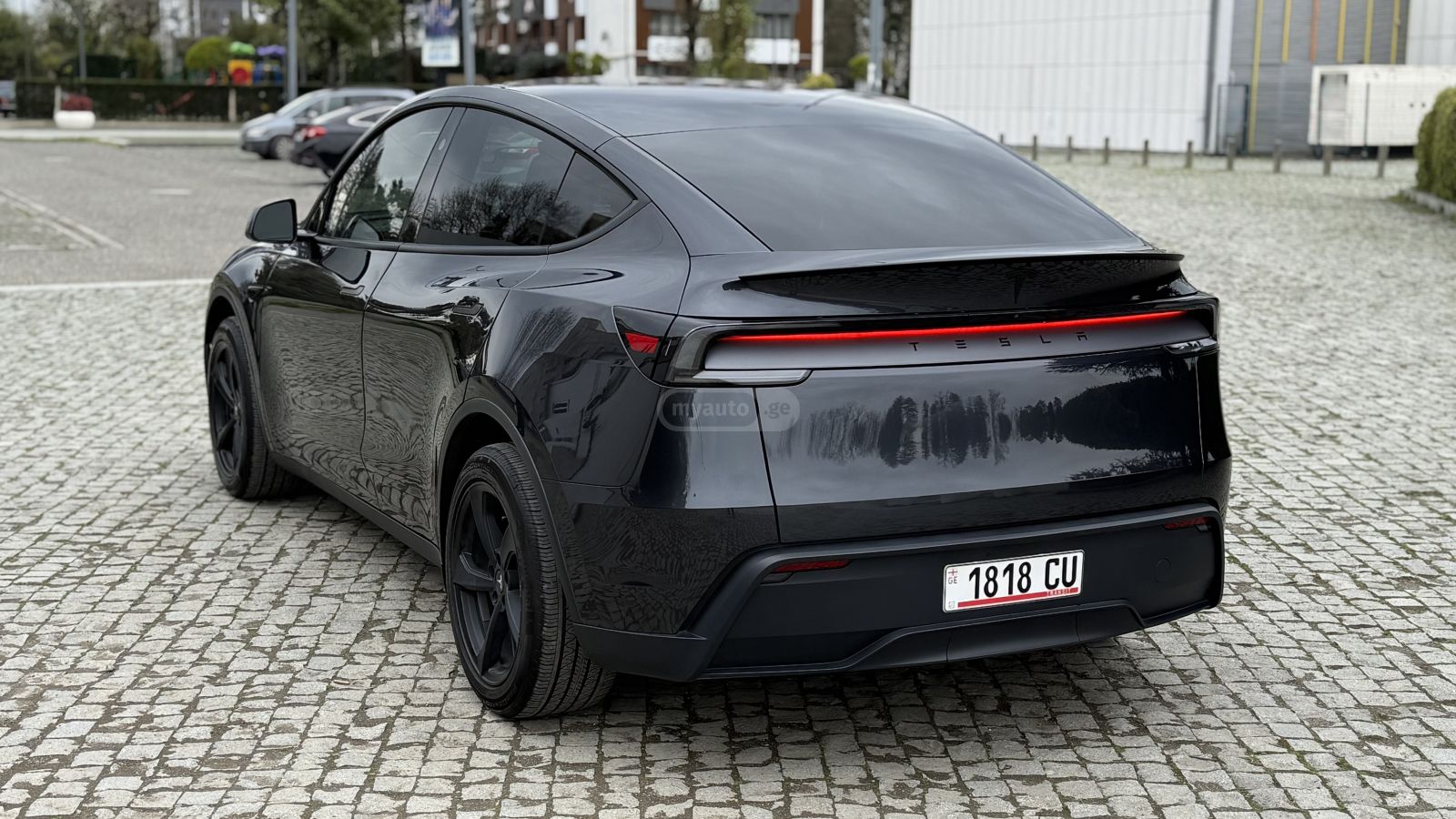 Tesla Model Y - фото 3