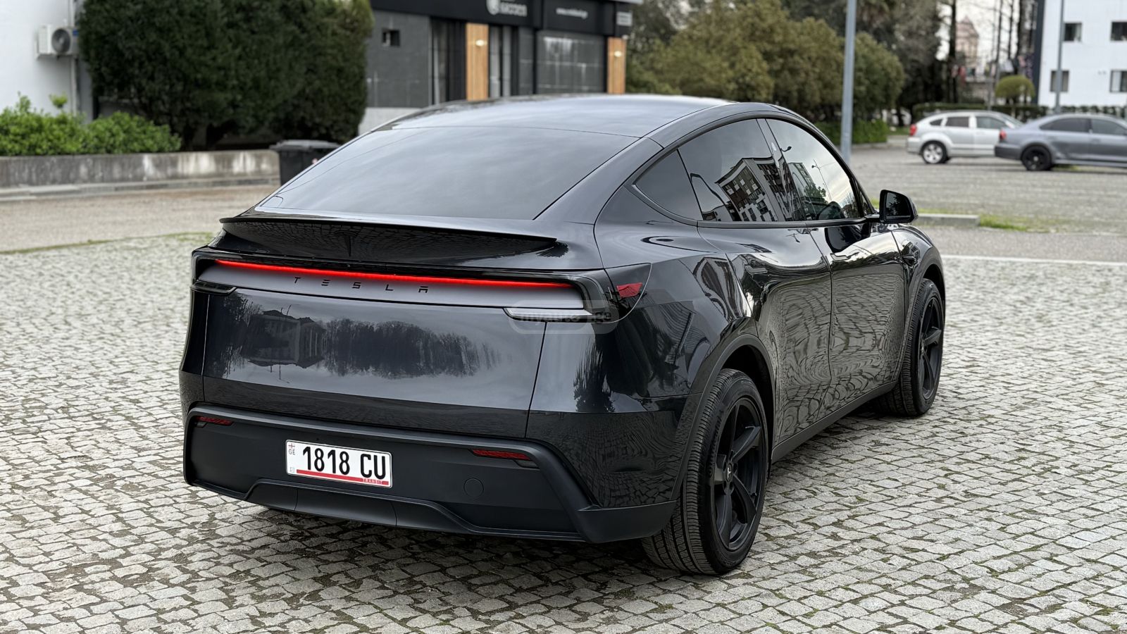 Tesla Model Y - фото 4