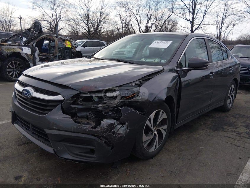 Subaru Legacy - фото 2