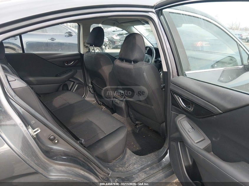 Subaru Legacy - фото 8