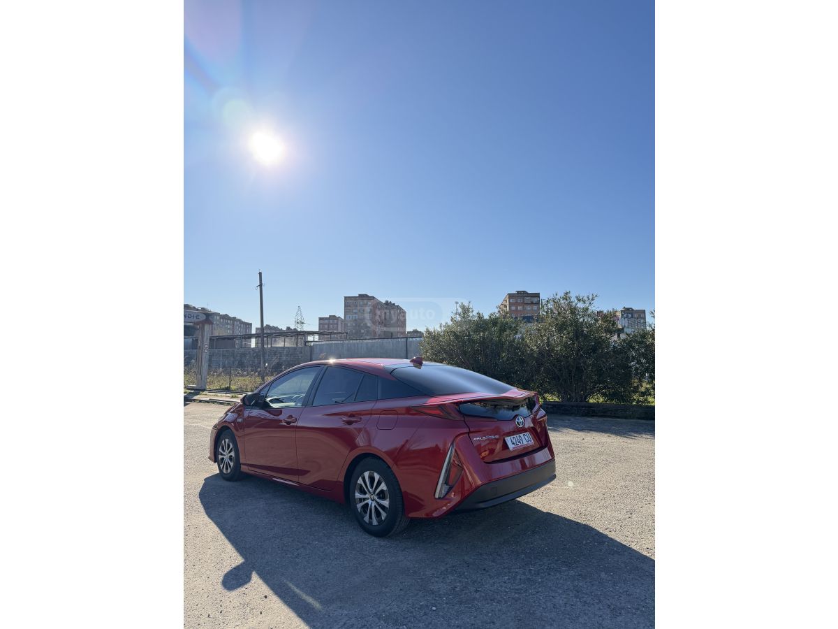 Toyota Prius - фото 4
