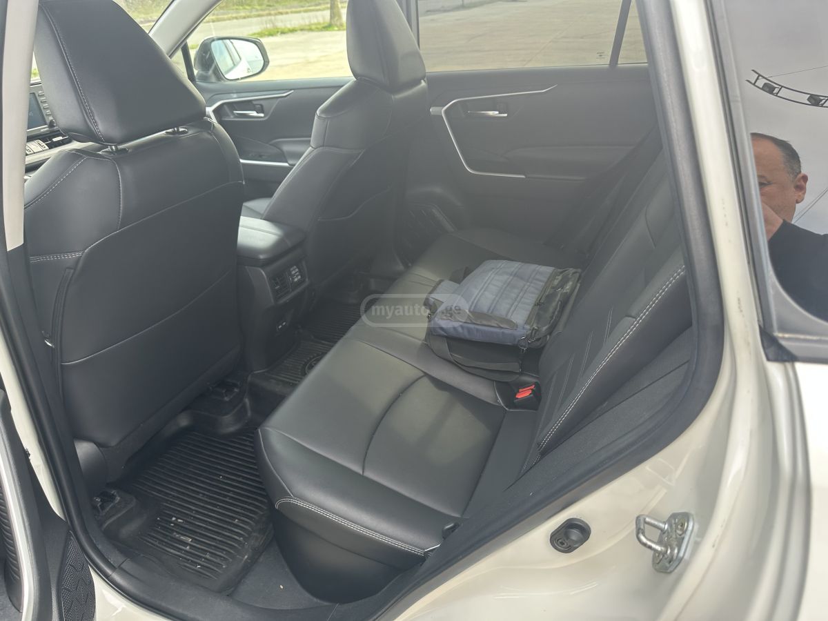 Toyota RAV 4 - фото 11