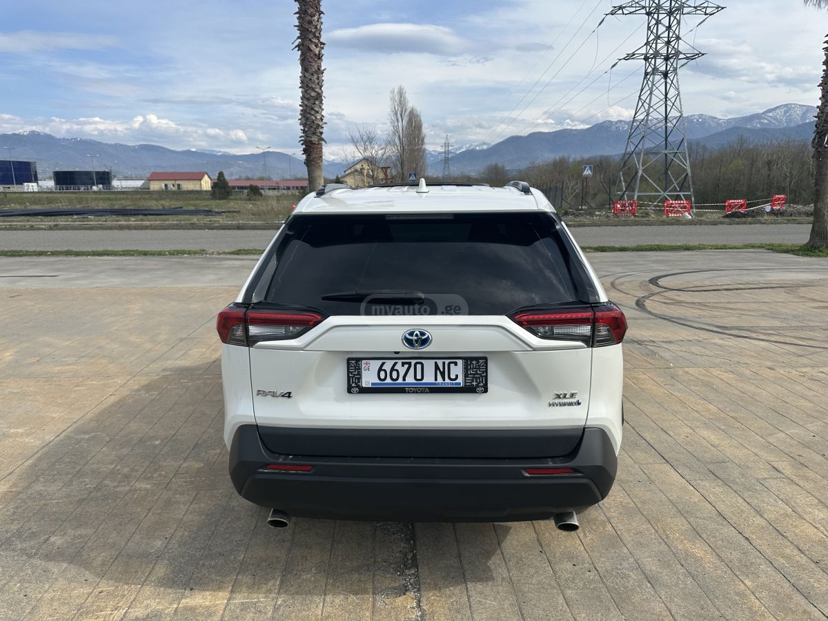 Toyota RAV 4 - фото 5