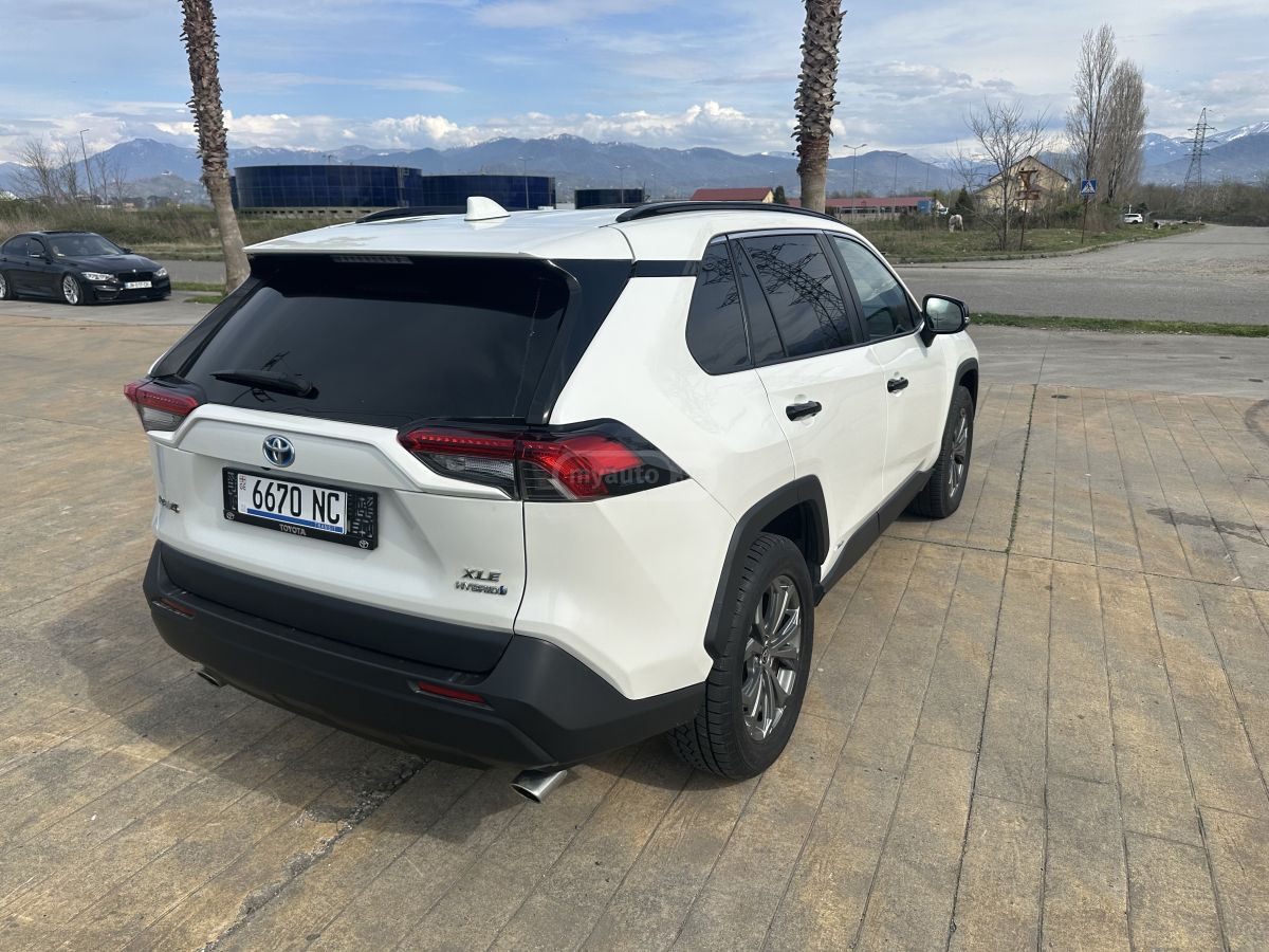 Toyota RAV 4 - фото 6