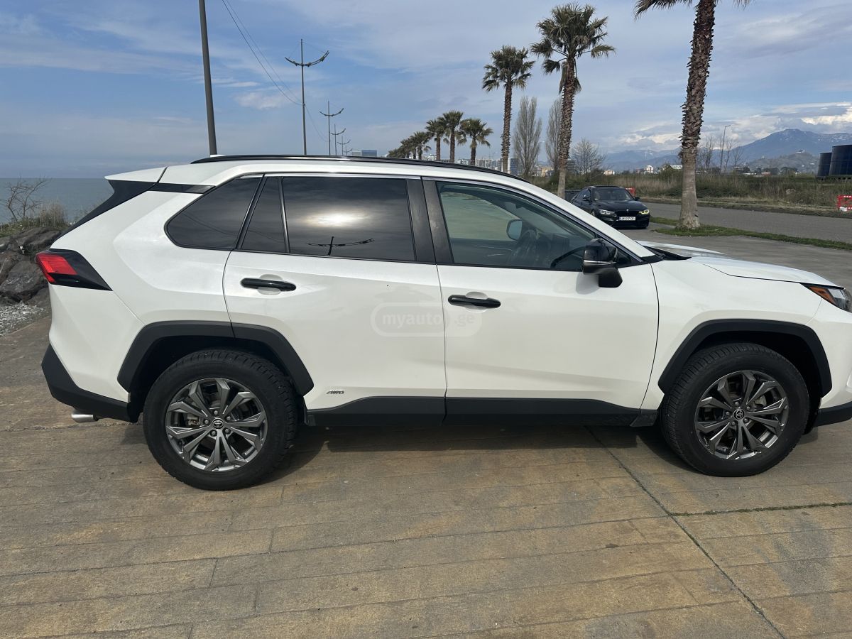 Toyota RAV 4 - фото 7