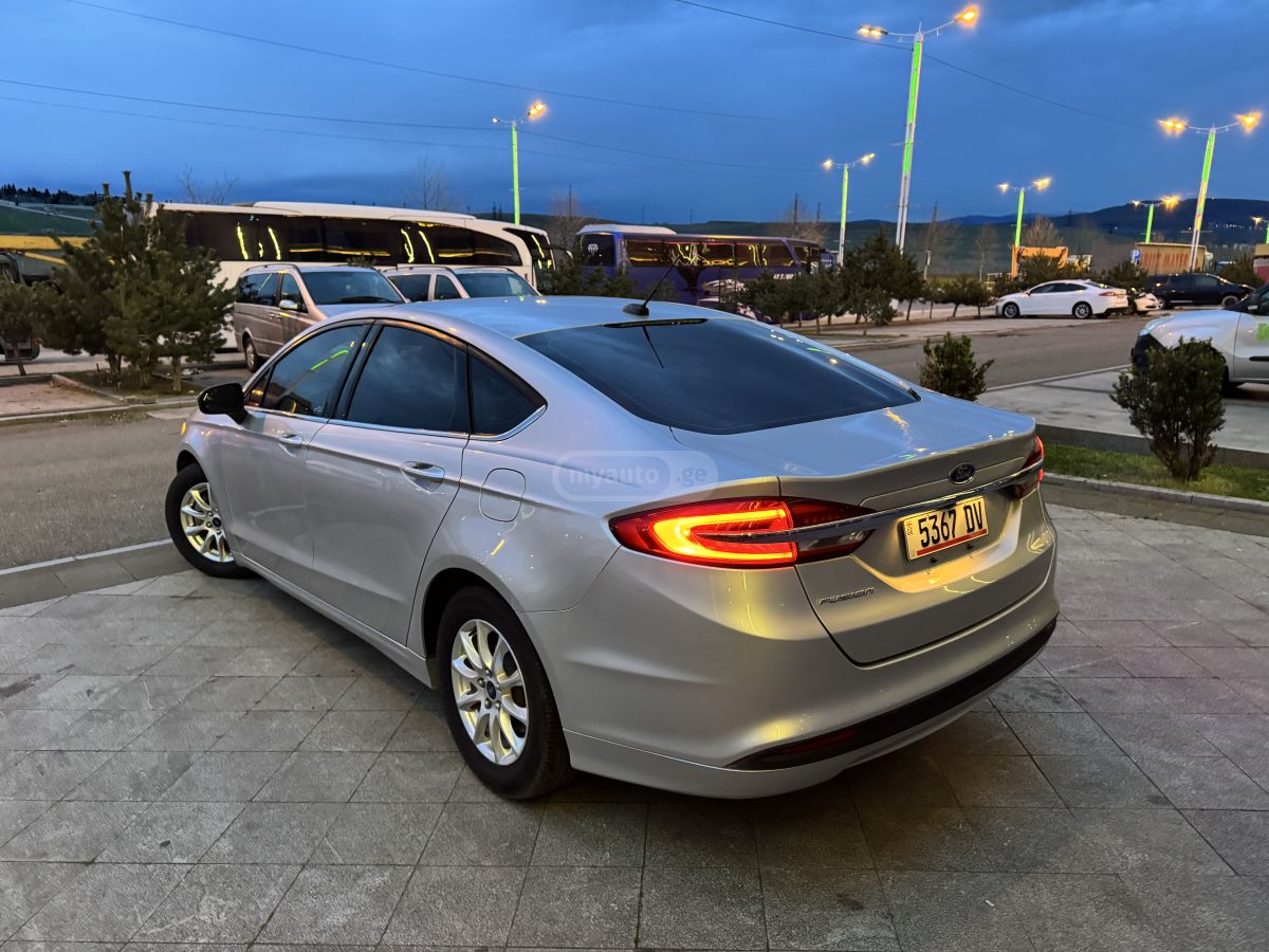 Ford Fusion - фото 2