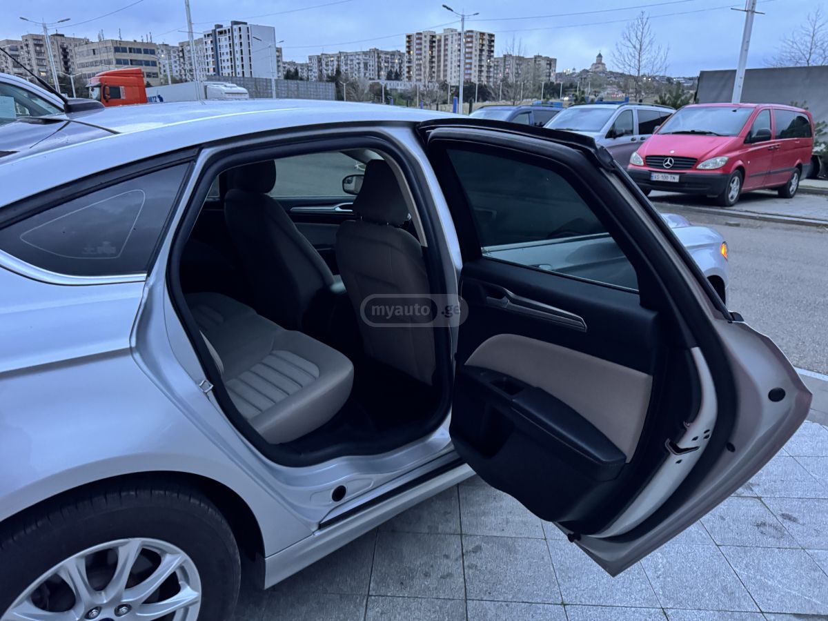 Ford Fusion - фото 8