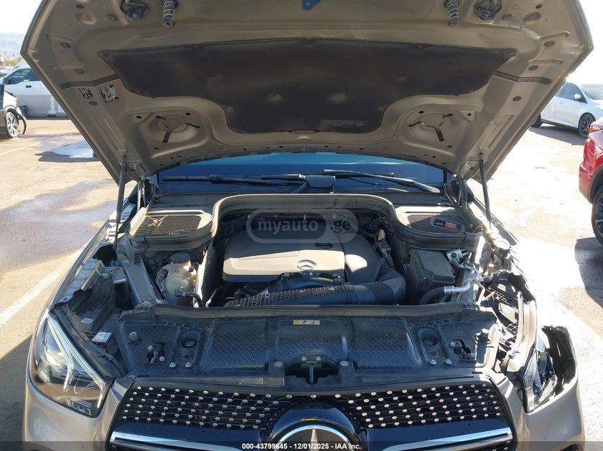 Mercedes-Benz GLE 350 - фото 9