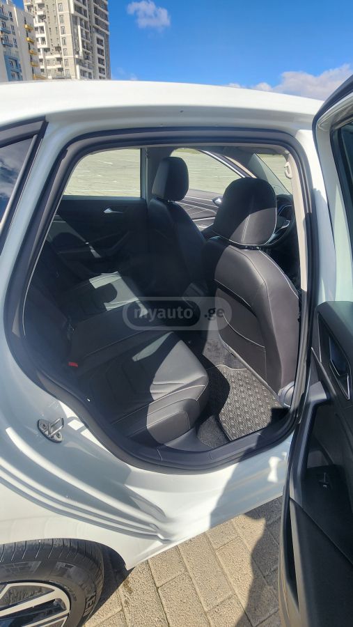 Volkswagen Jetta - фото 13