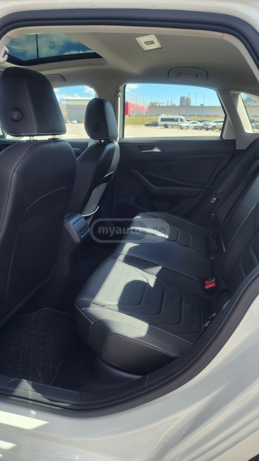 Volkswagen Jetta - фото 14