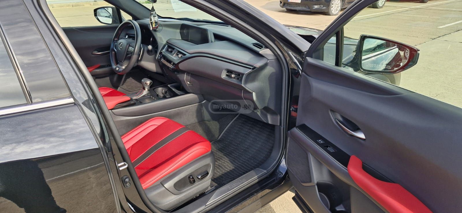 Lexus F Sport — миниатюра 11