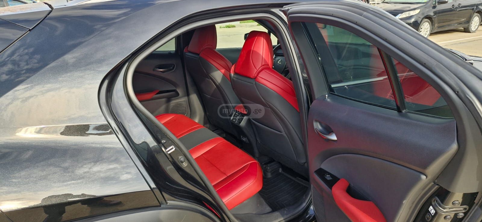 Lexus F Sport — миниатюра 12