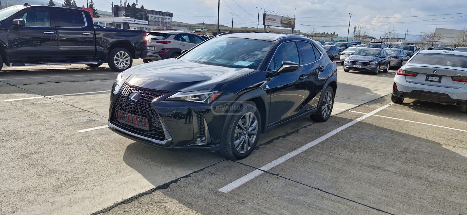 Lexus F Sport — миниатюра 3