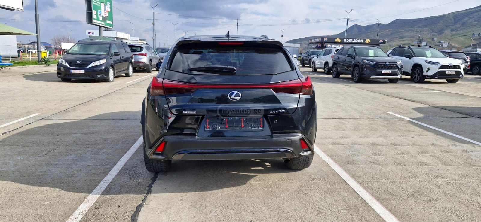 Lexus F Sport — миниатюра 6