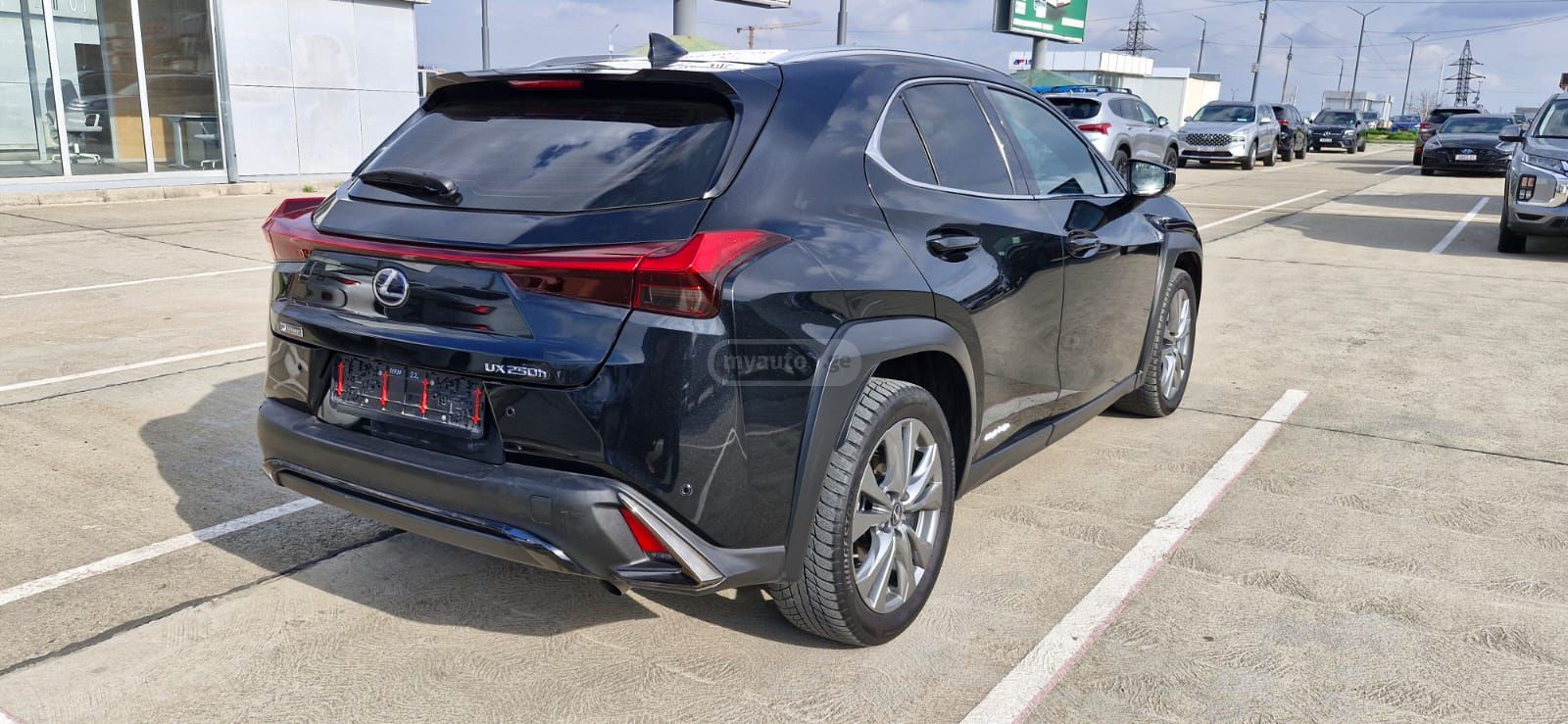 Lexus F Sport — миниатюра 7