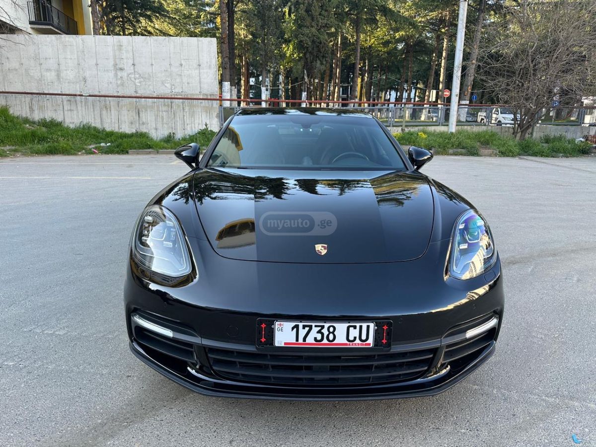 Porsche Panamera - фото 1