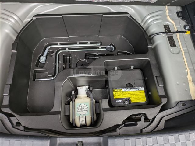 Toyota Aqua - фото 10