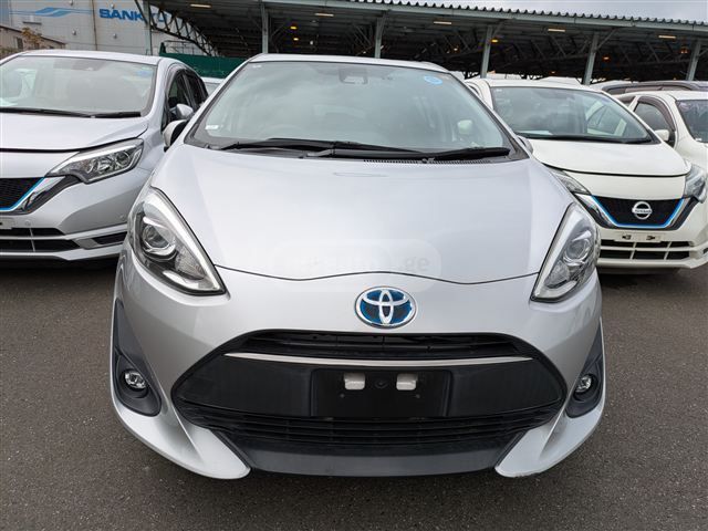 Toyota Aqua - фото 2