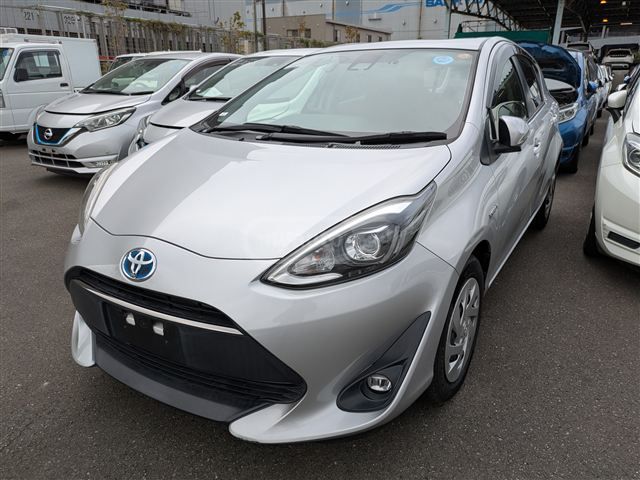 Toyota Aqua - фото 3