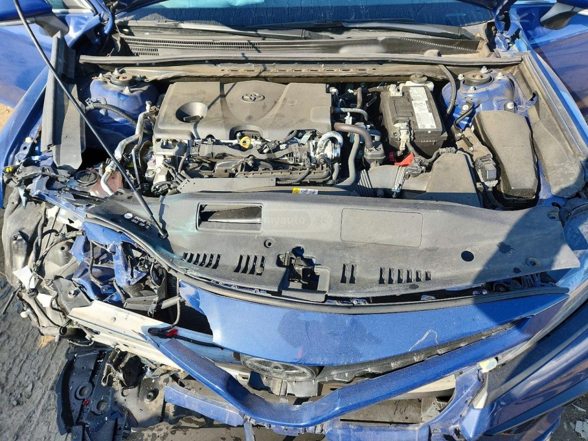 Toyota SE Nightshade 4dr Front-Wheel — миниатюра 11