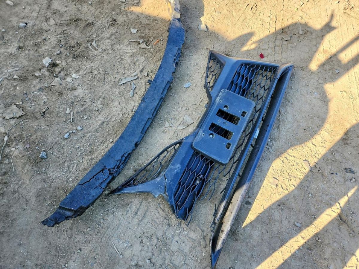 Toyota SE Nightshade 4dr Front-Wheel — миниатюра 12