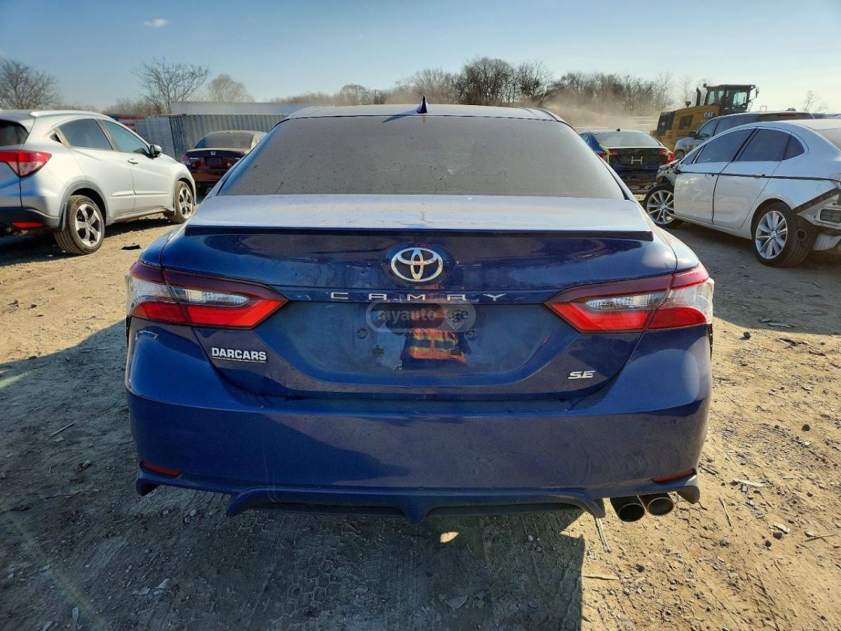 Toyota SE Nightshade 4dr Front-Wheel — миниатюра 6