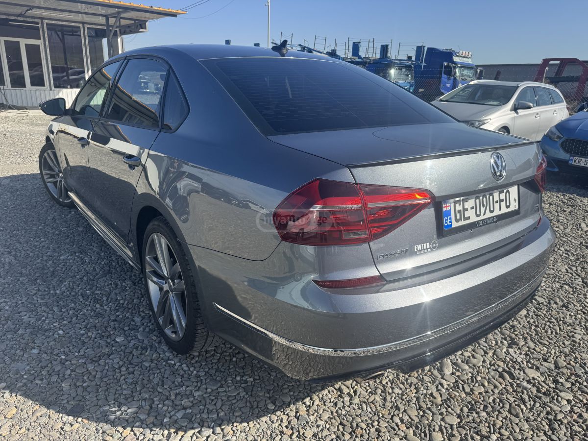 Volkswagen Passat - фото 4