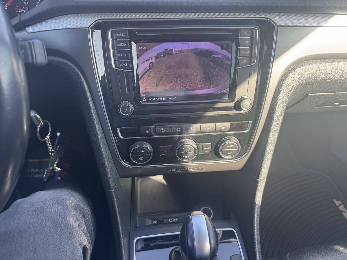 Volkswagen Passat - фото 8