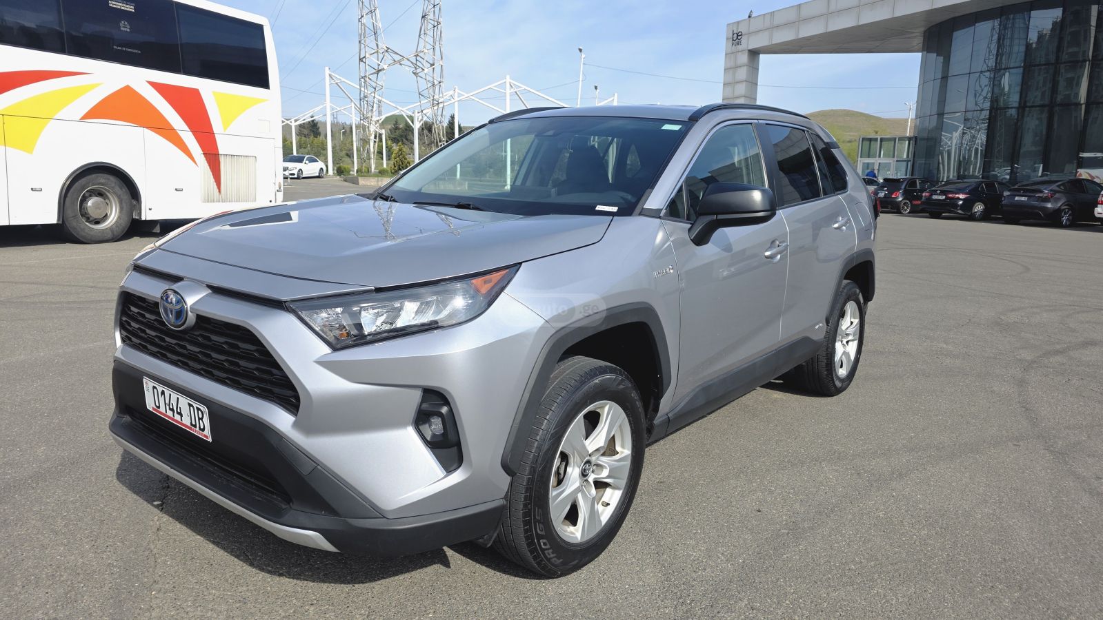 Toyota RAV 4 - фото 1