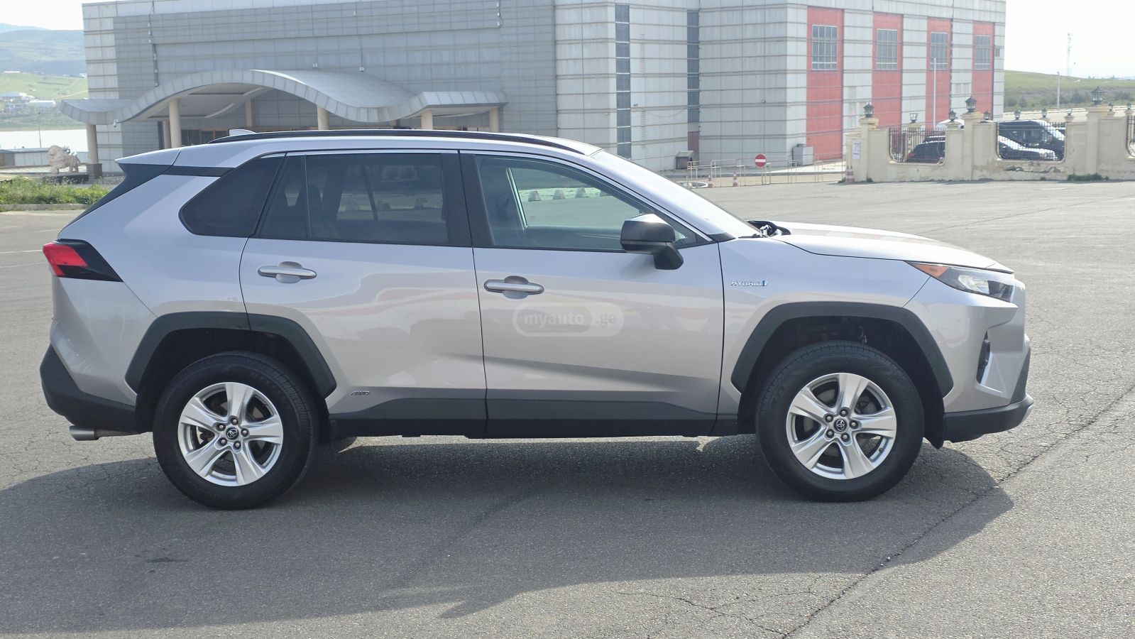 Toyota RAV 4 - фото 4