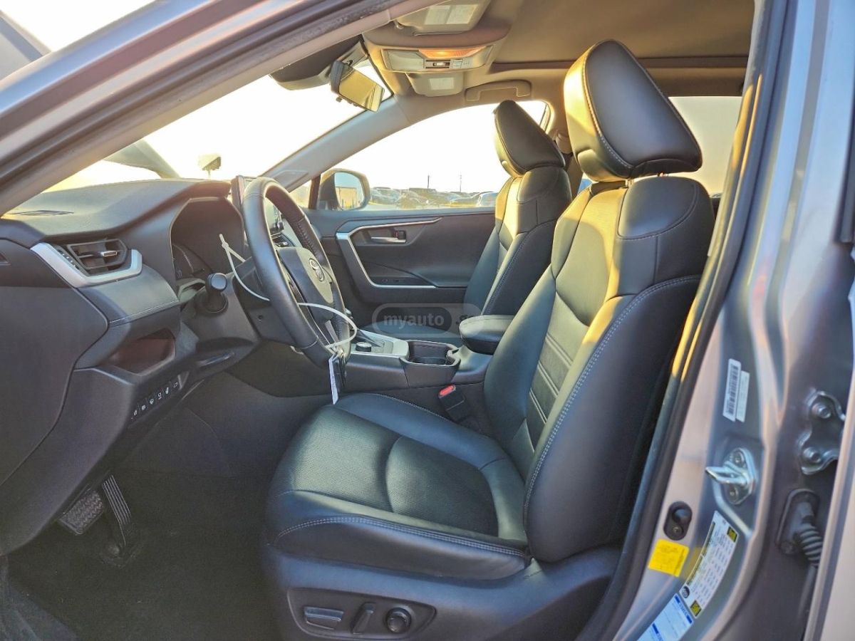 Toyota RAV 4 - фото 7