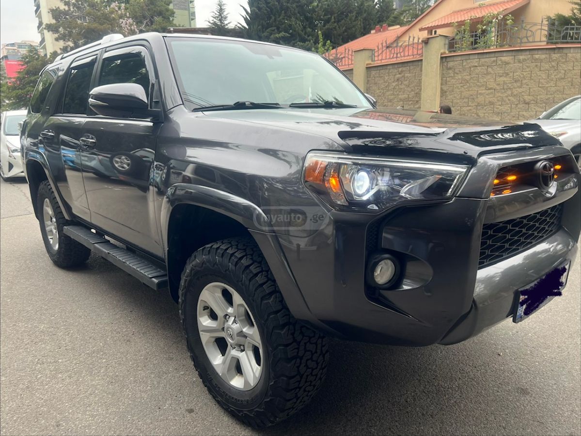 Toyota 4Runner - фото 1