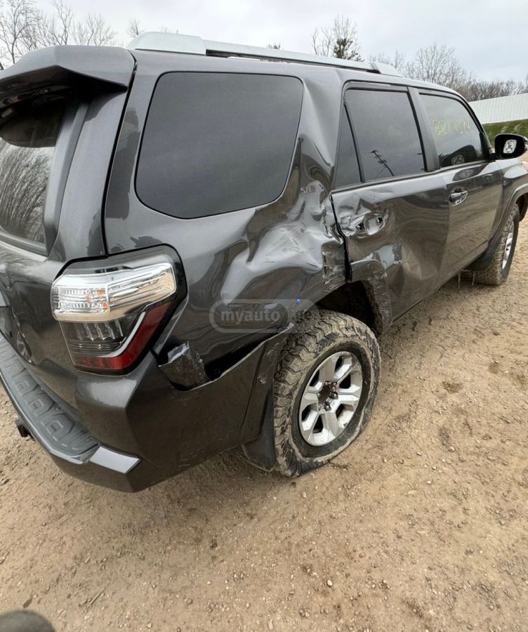 Toyota 4Runner - фото 10