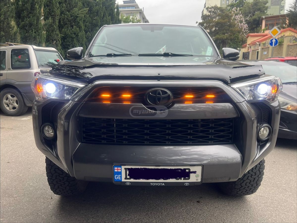 Toyota 4Runner - фото 2