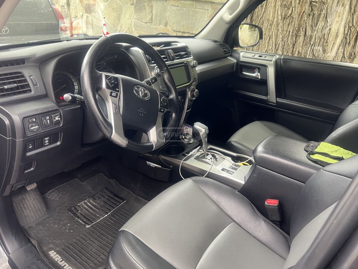 Toyota 4Runner - фото 7