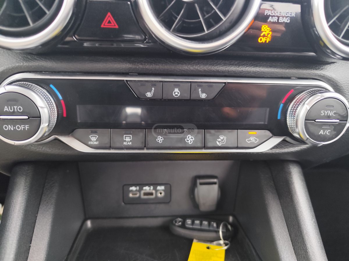 Nissan SV 4dr Sedan CVT — миниатюра 2