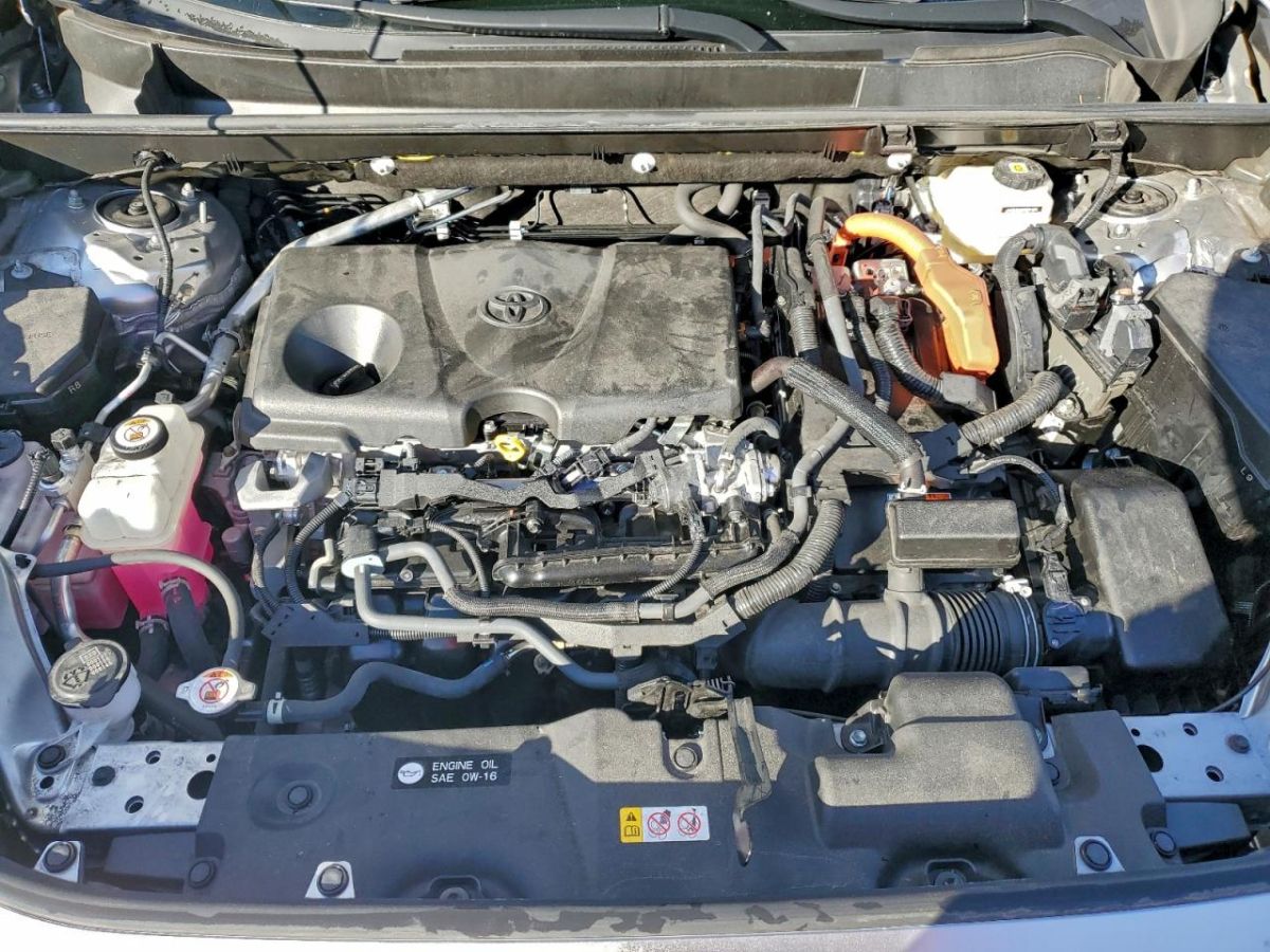 Toyota XSE 4dr All-Wheel Drive CVT — миниатюра 11