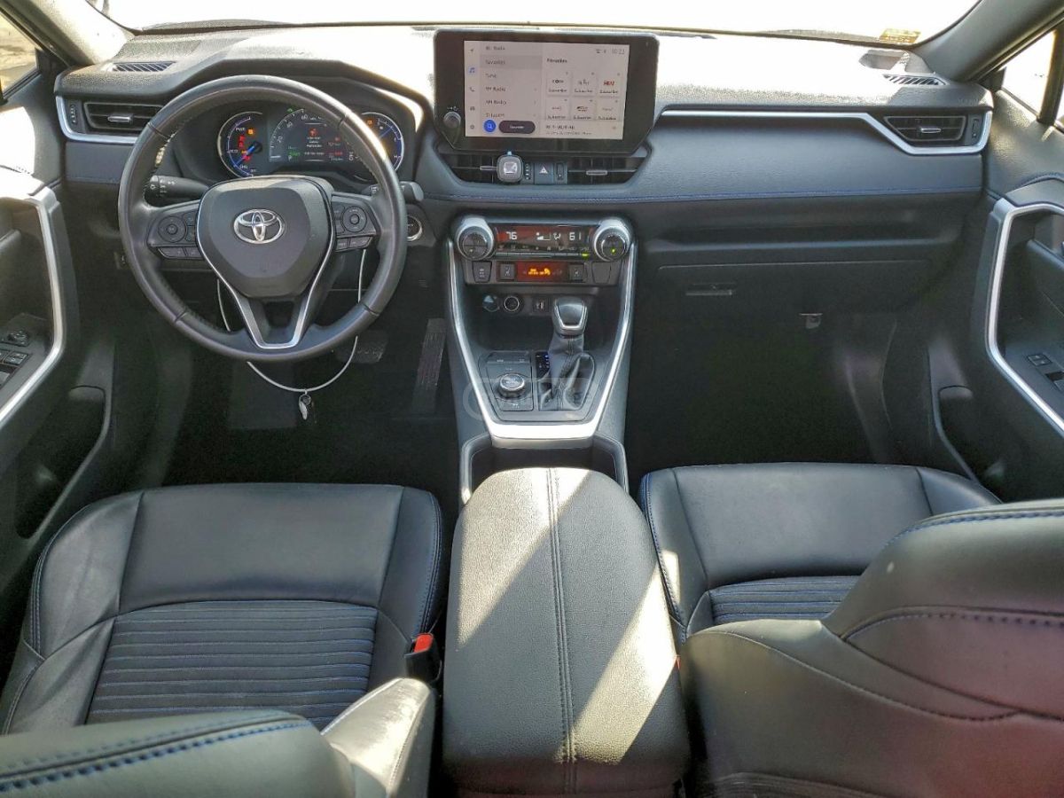 Toyota XSE 4dr All-Wheel Drive CVT — миниатюра 7