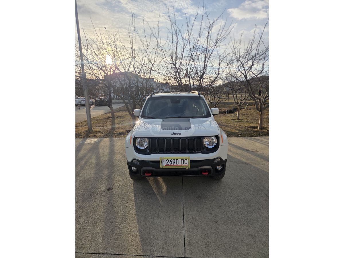 Jeep Renegade - фото 1