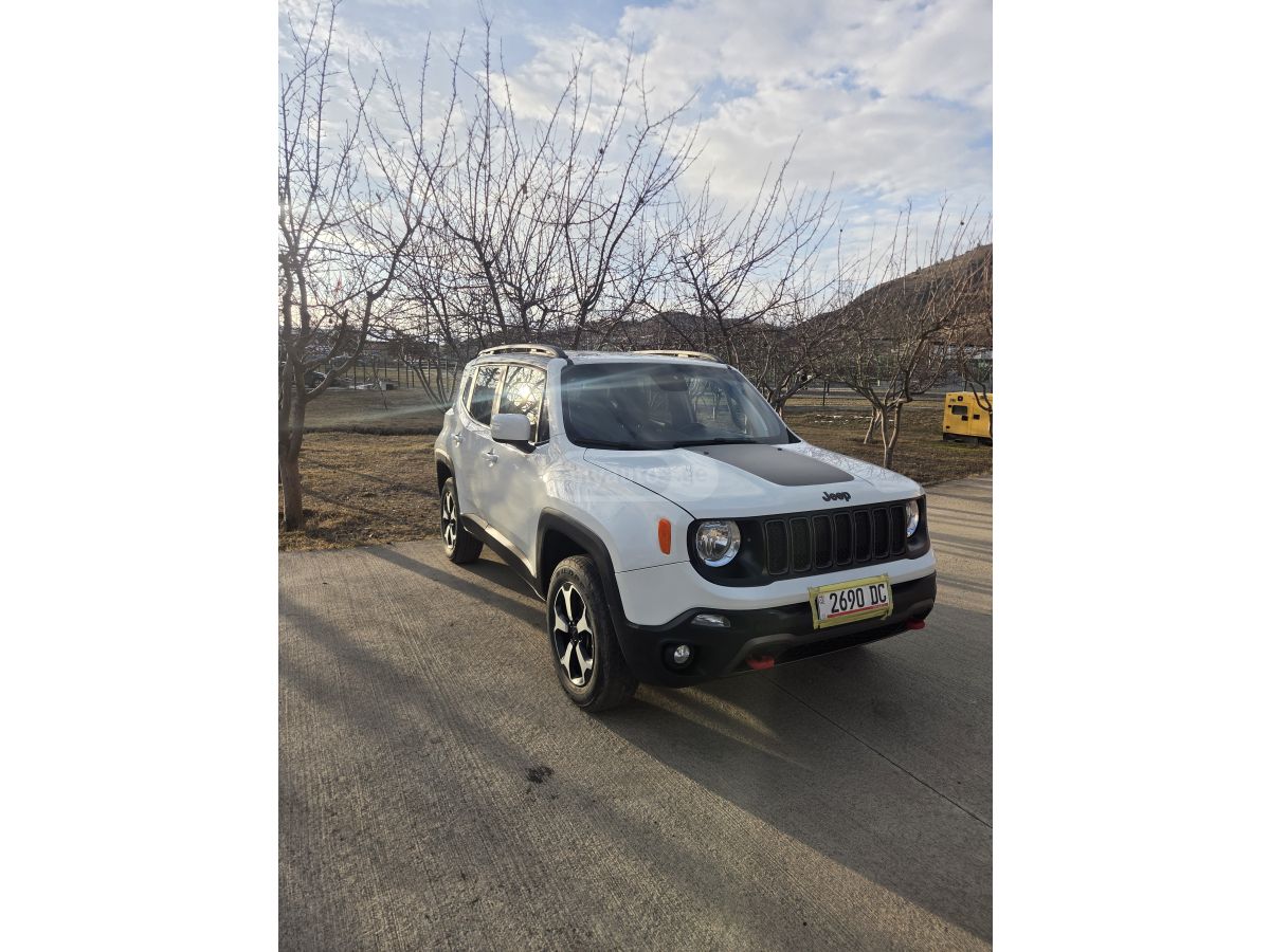 Jeep Renegade - фото 3