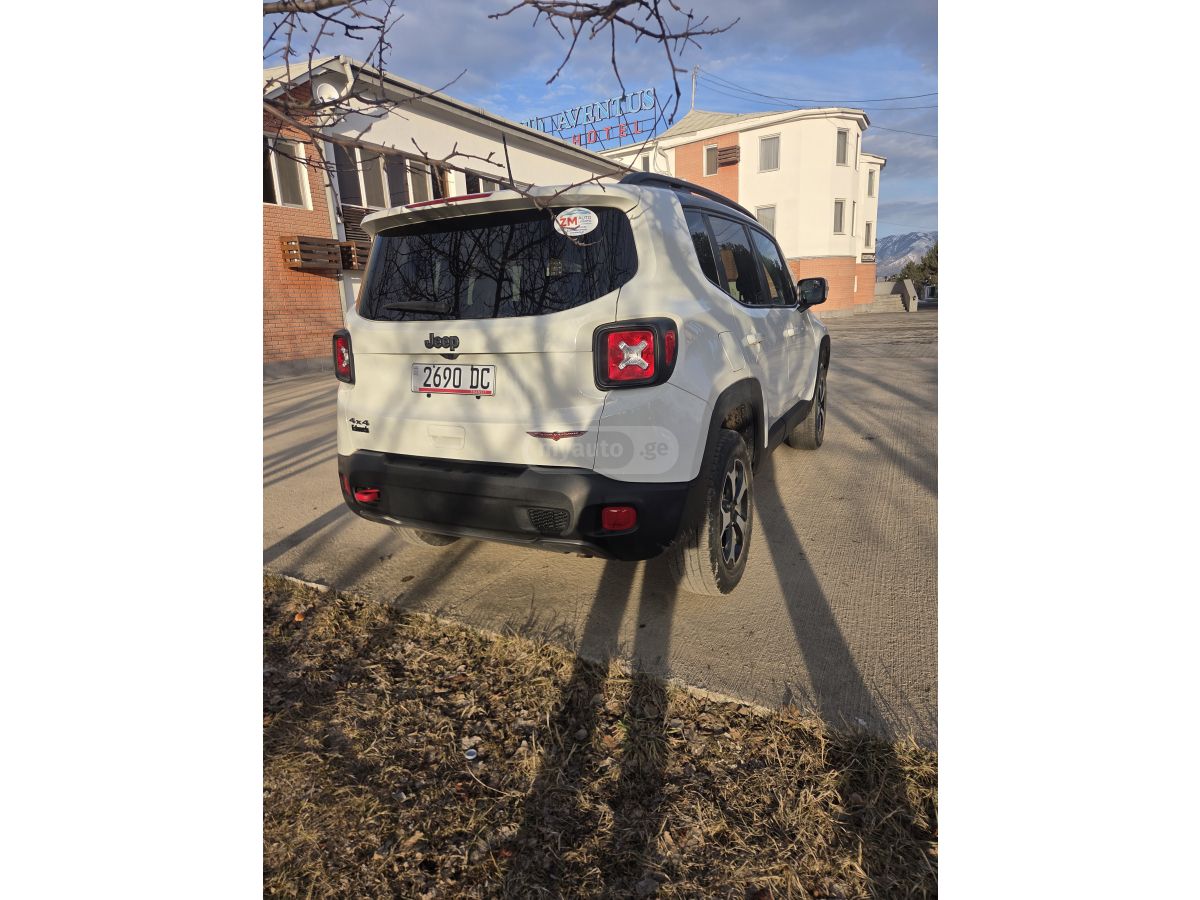 Jeep Renegade - фото 5