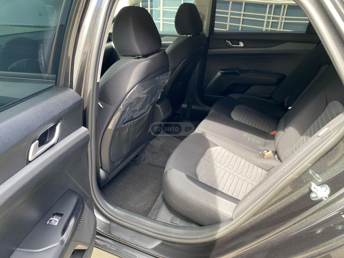 Kia K5 - фото 10