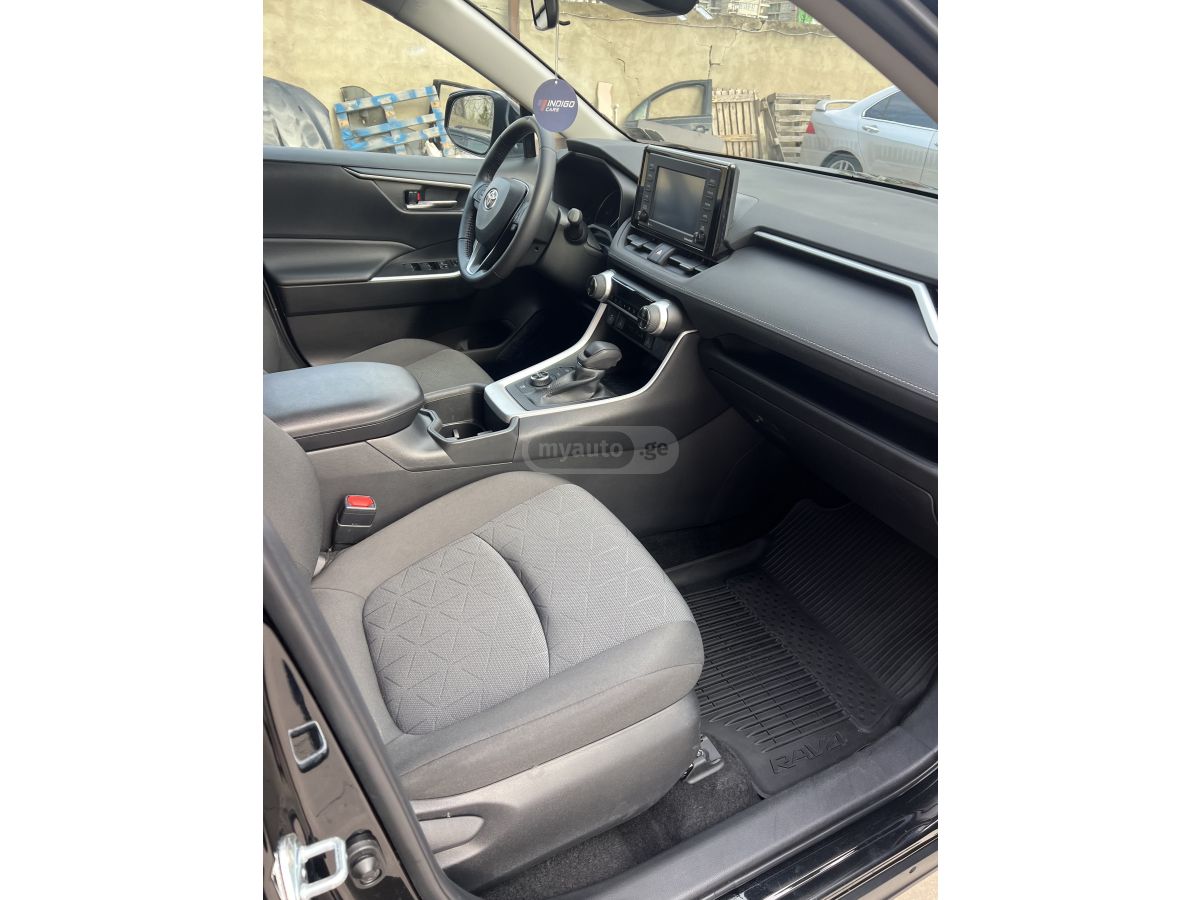 Toyota RAV 4 - фото 6