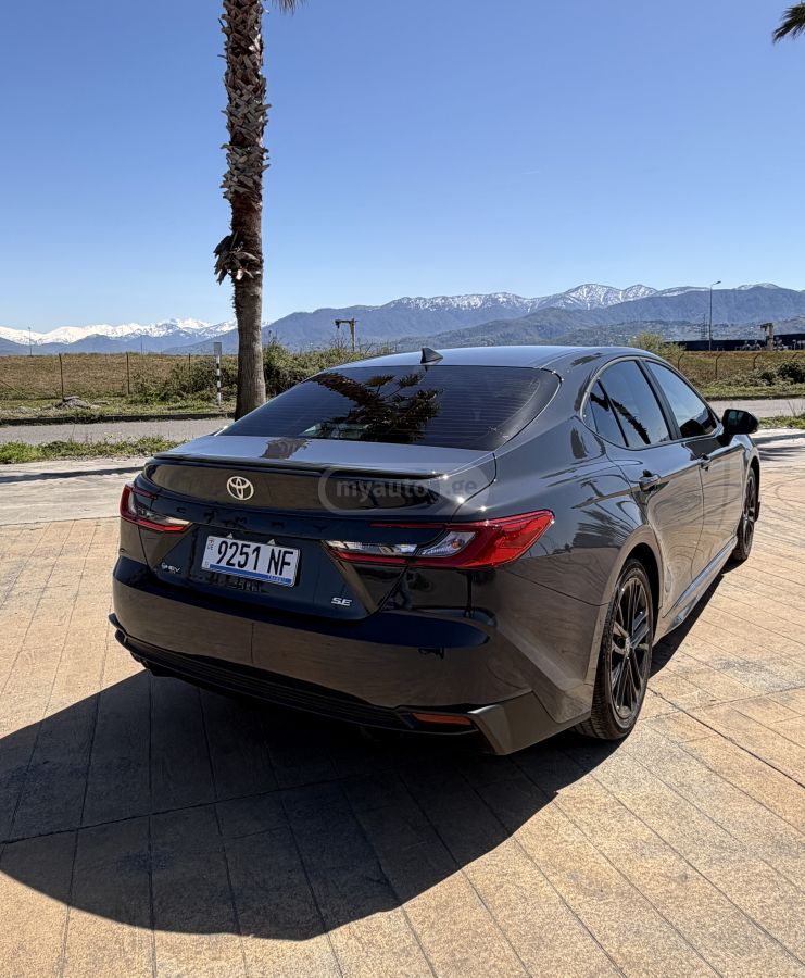 Toyota Camry - фото 4