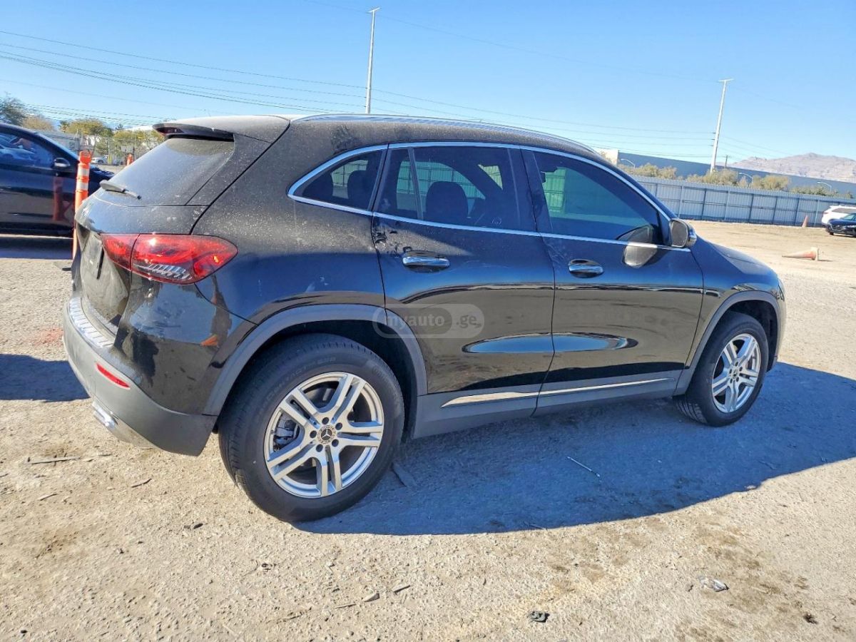 Mercedes-Benz GLA 250 - фото 3