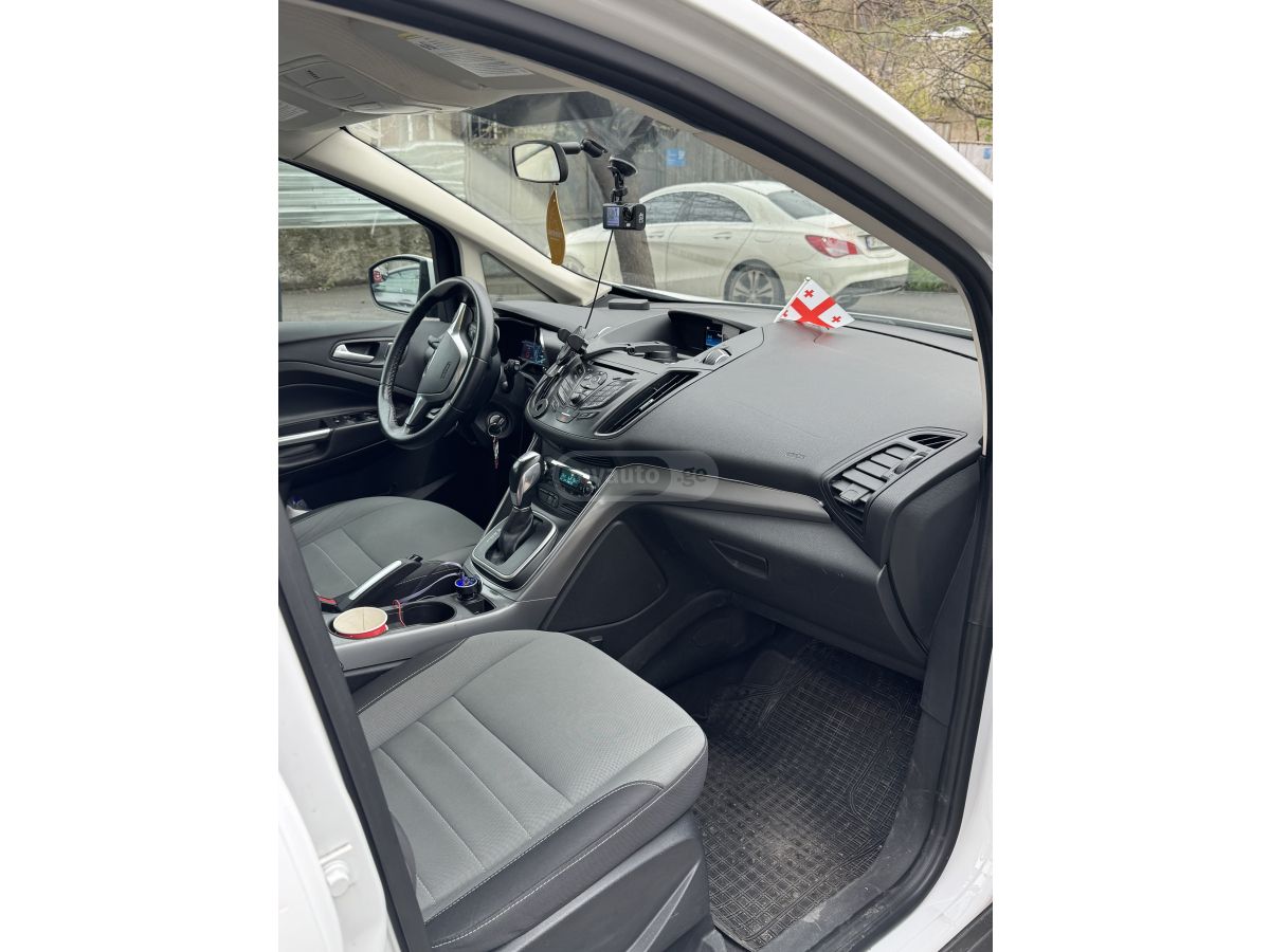 Ford C-MAX - фото 6