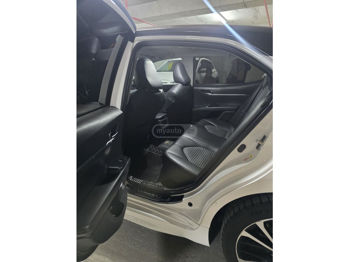 Toyota Camry - фото 10