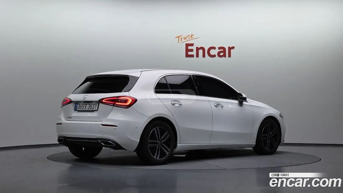 Mercedes-Benz A 45 AMG 2022 — миниатюра 2