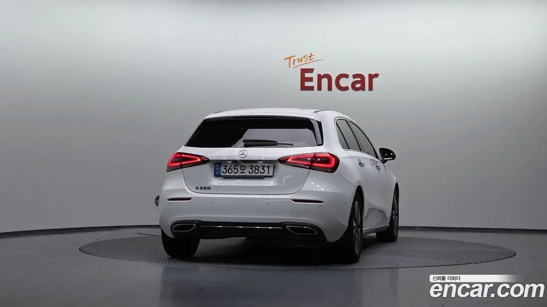 Mercedes-Benz A 45 AMG 2022 — миниатюра 4